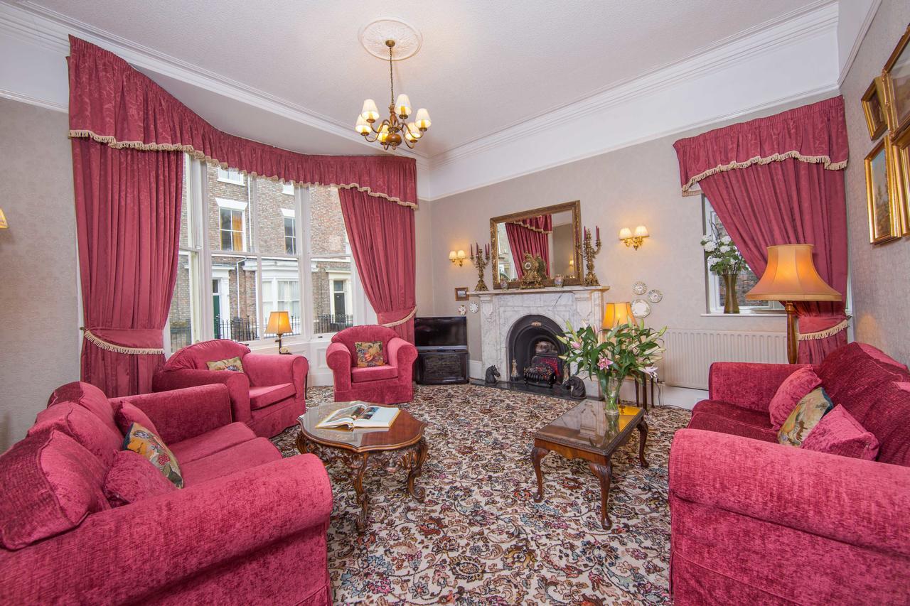 Alhambra Court Hotel Йорк Екстериор снимка